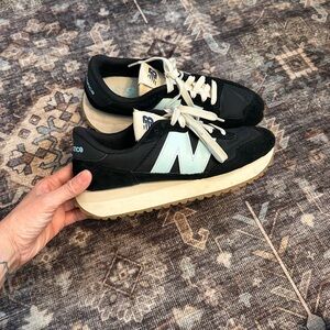 New Balance 237 Black and light blue  Sneakers